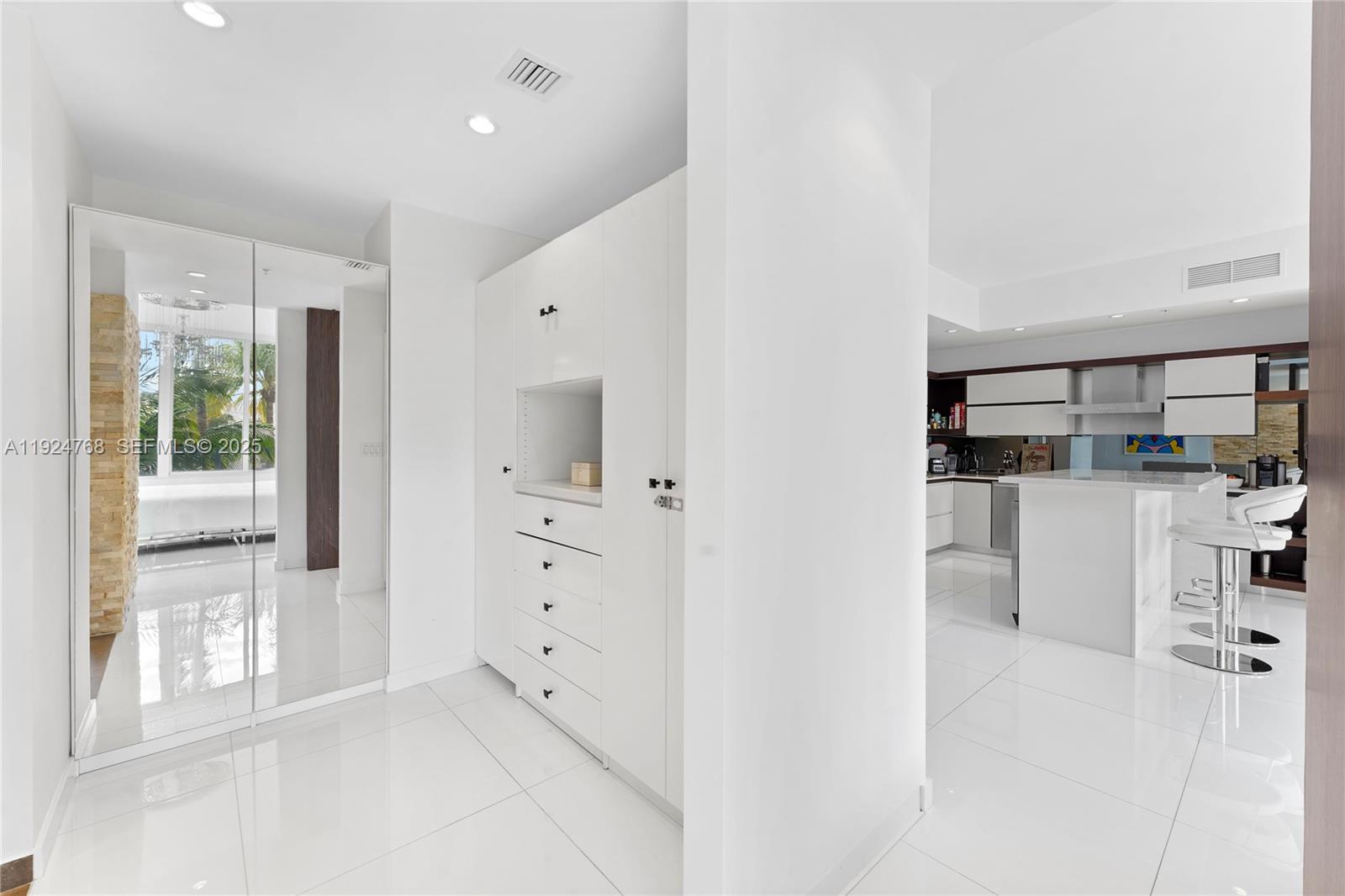 2100 Park Ave #201 Miami Beach, FL 33139