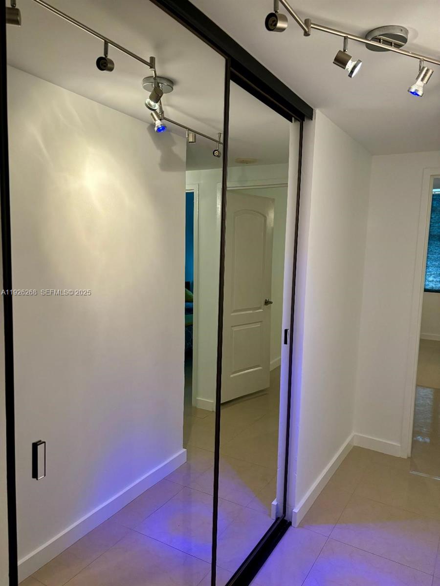 7441 Wayne Ave #1R Miami Beach, FL 33141