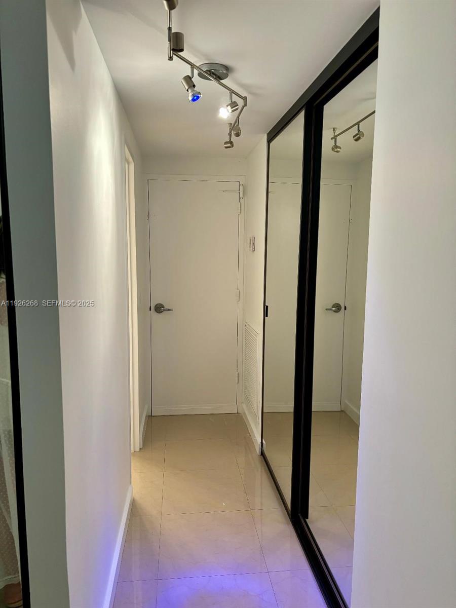 7441 Wayne Ave #1R Miami Beach, FL 33141