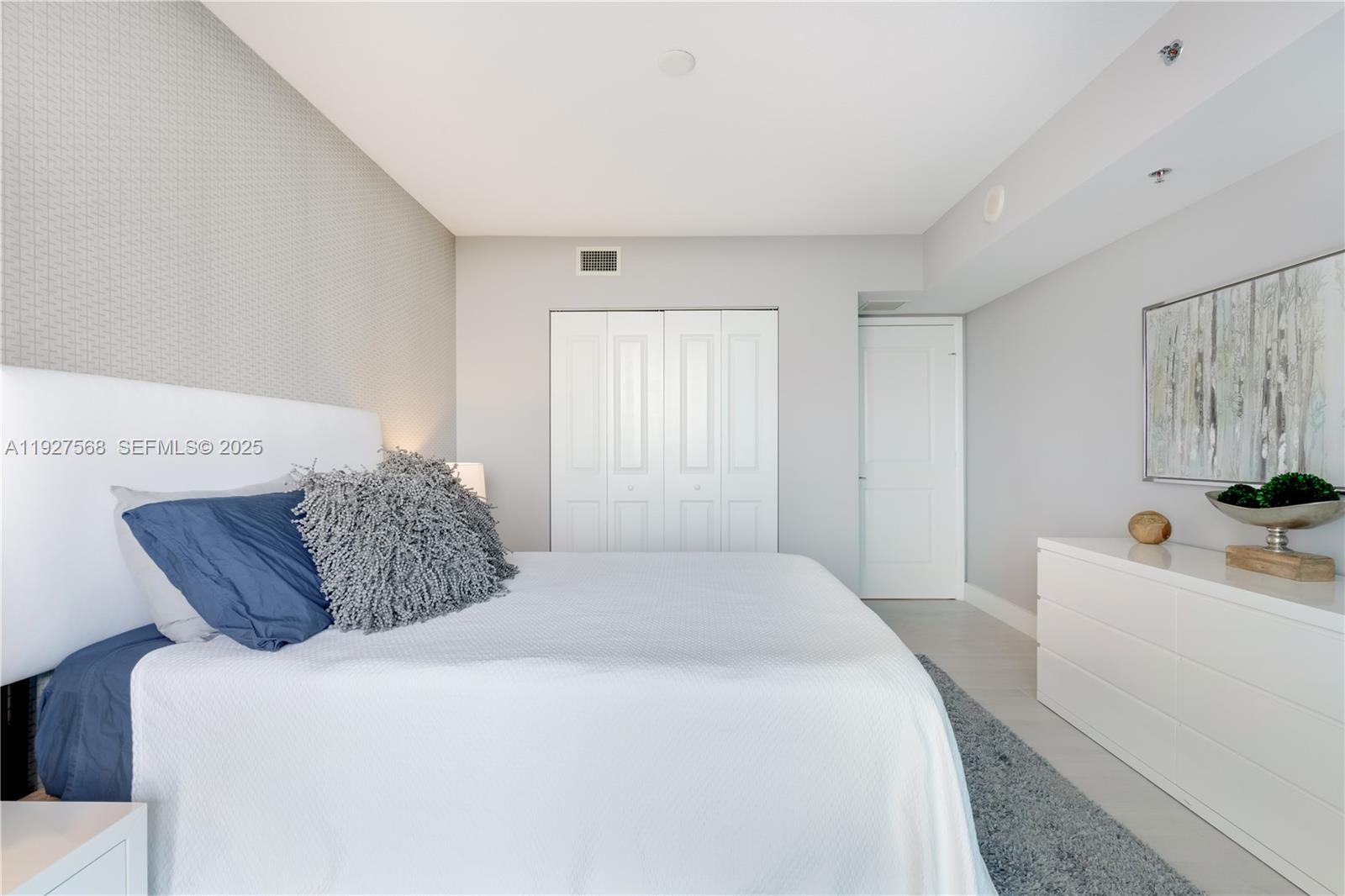 2641 N Flamingo Rd #1703N Sunrise, FL 33323