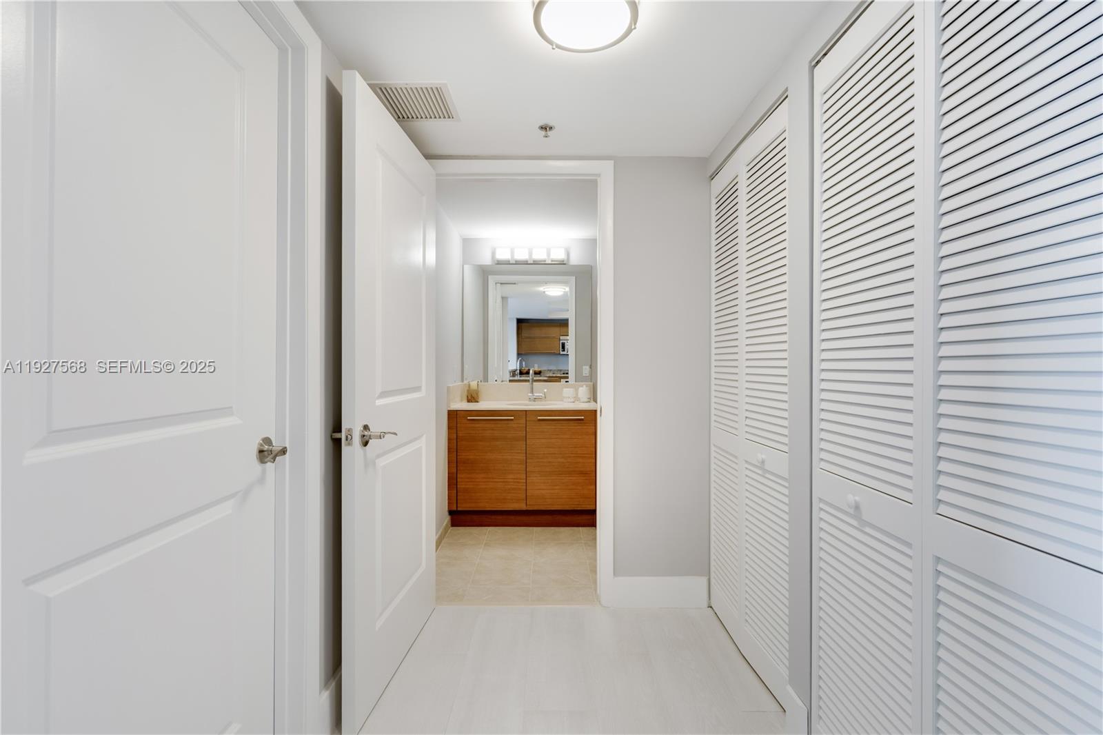 2641 N Flamingo Rd #1703N Sunrise, FL 33323