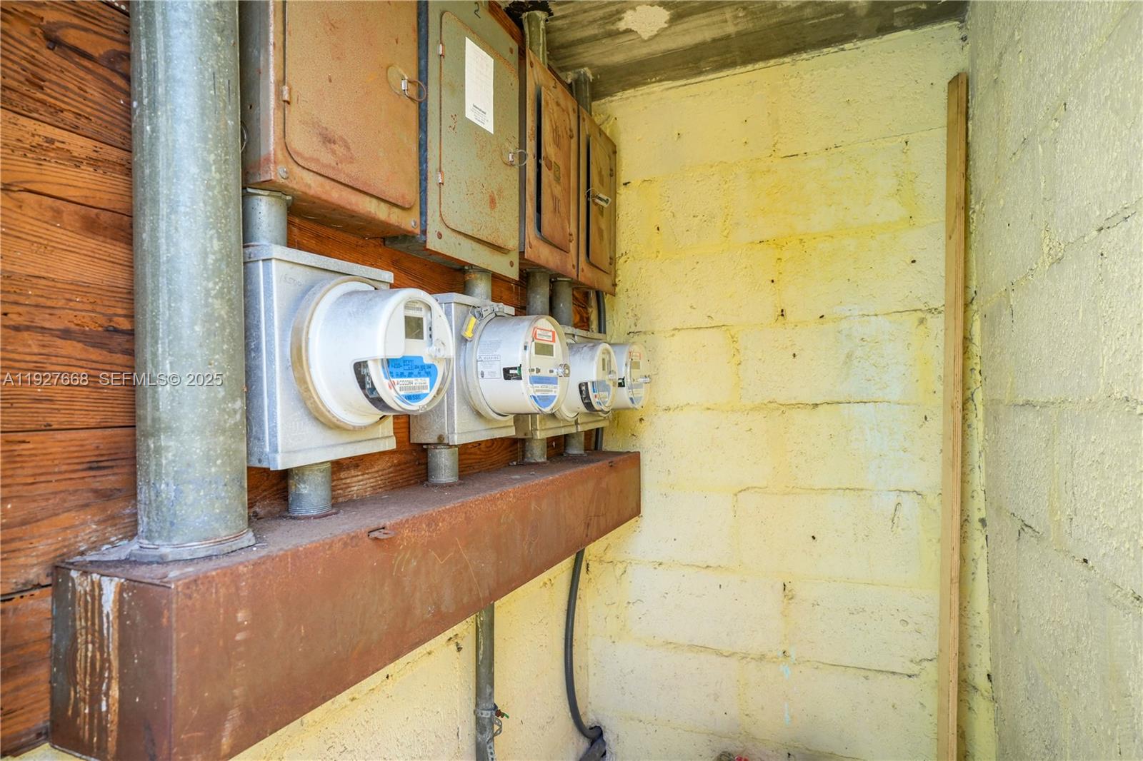 601 SW 6th Ave Miami, FL 33130