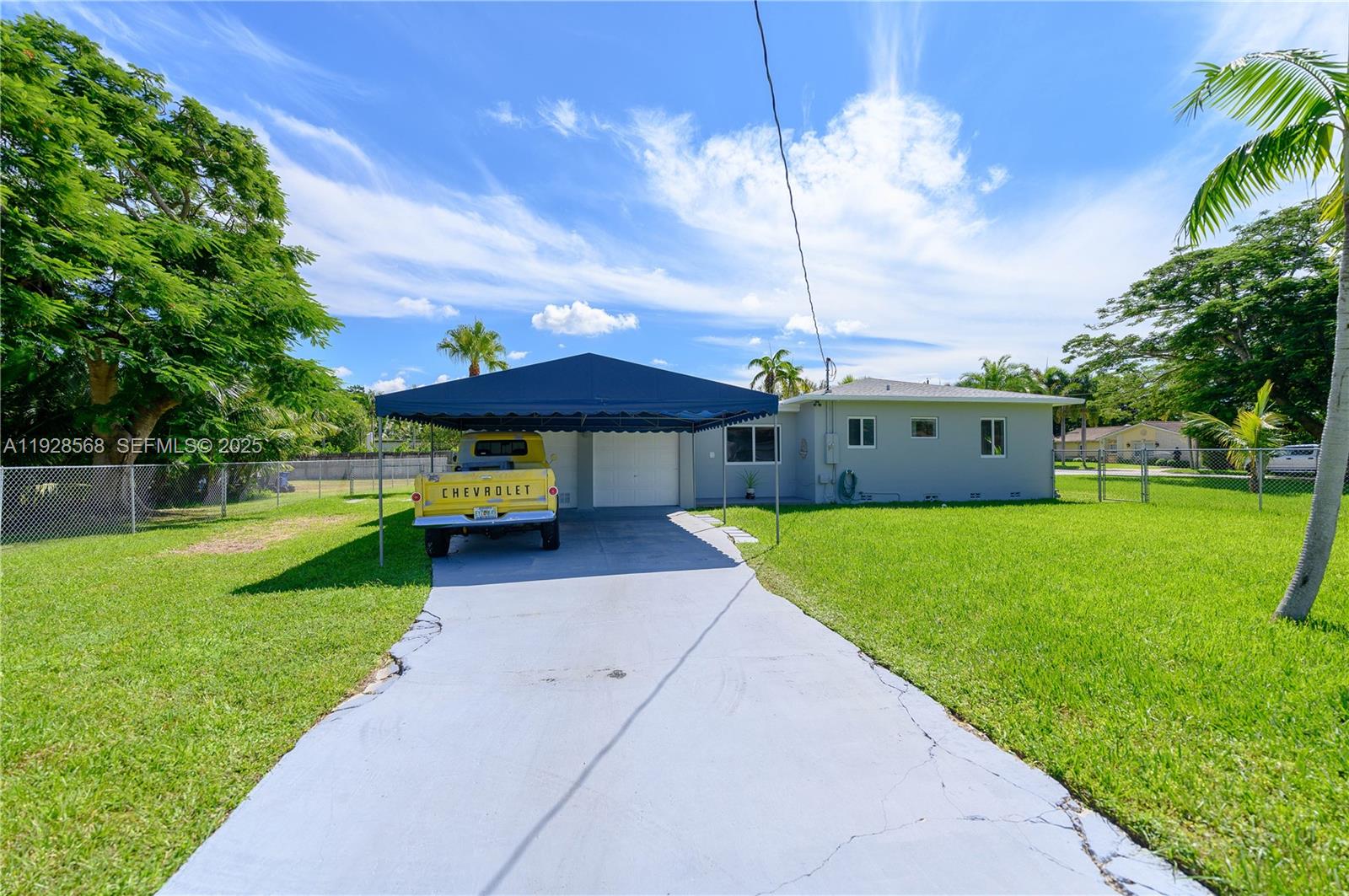 8995 SW 158th St Palmetto Bay, FL 33157