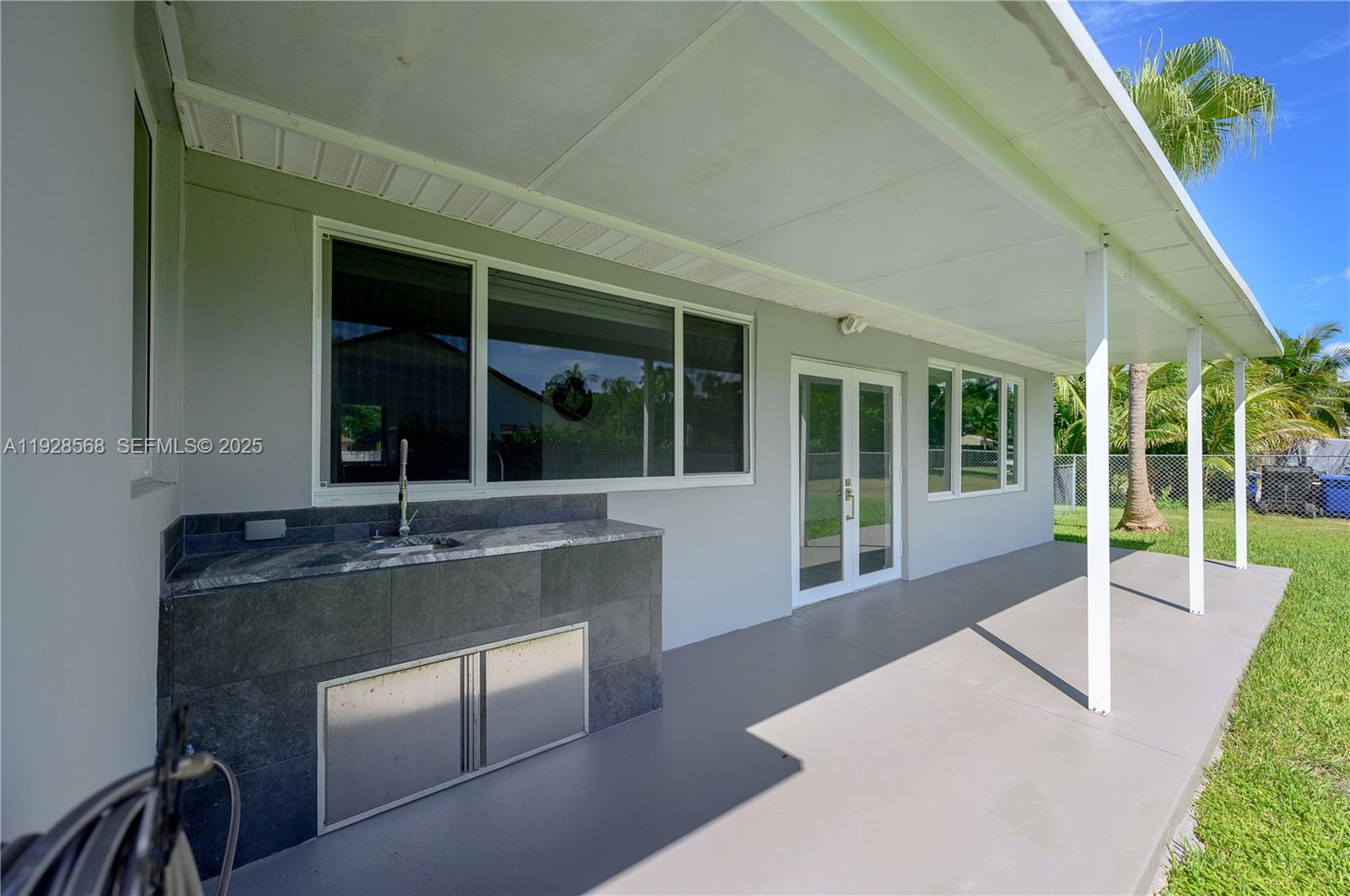 8995 SW 158th St Palmetto Bay, FL 33157