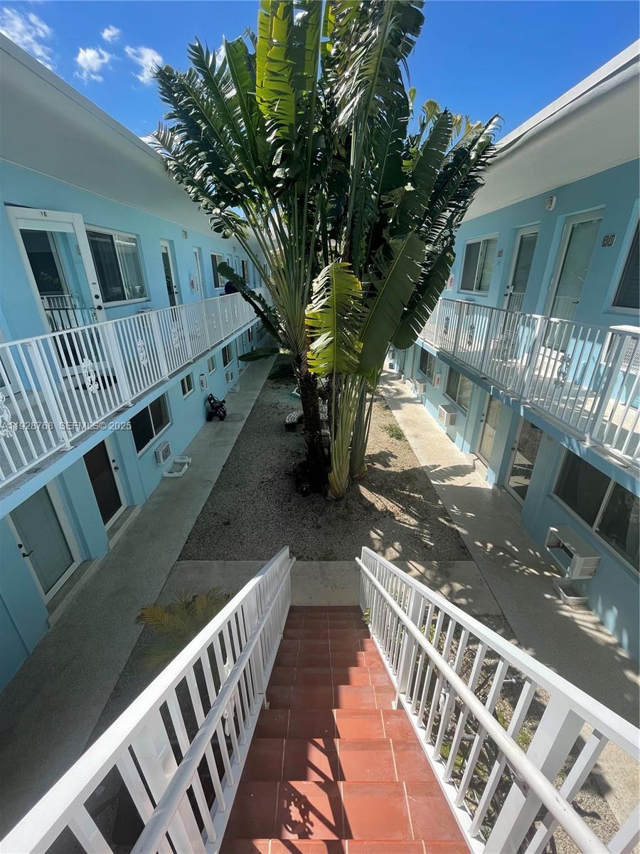 401 Collins Ave #21 Miami Beach, FL 33139