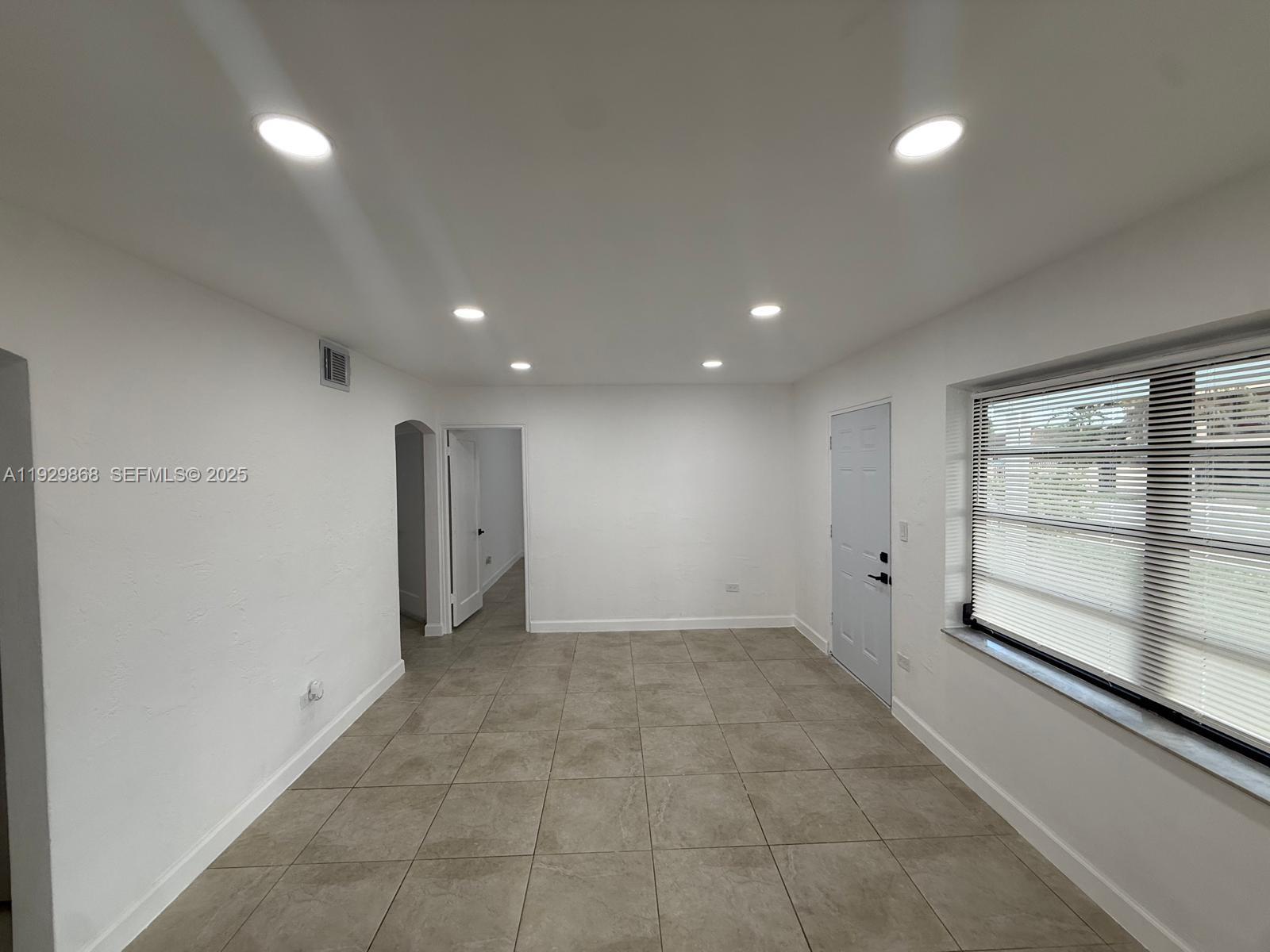 621 E 13th St Hialeah, FL 33010