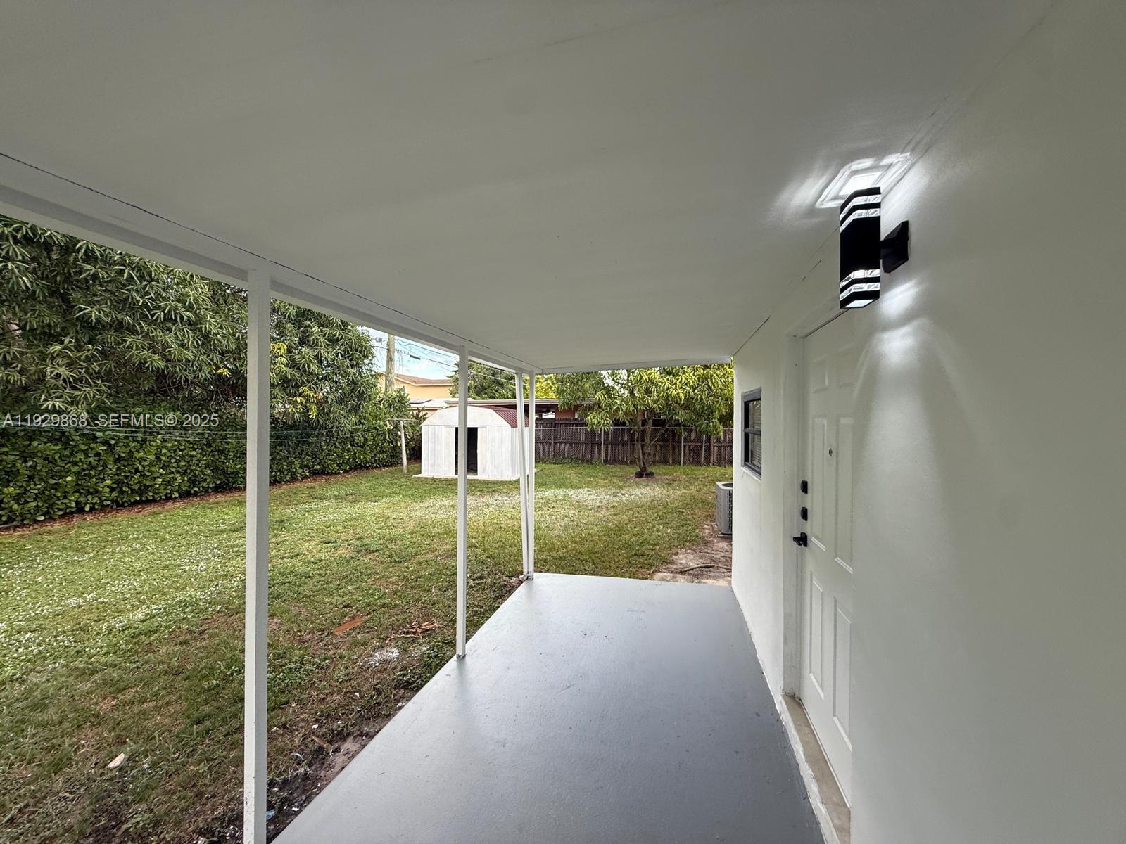 621 E 13th St Hialeah, FL 33010