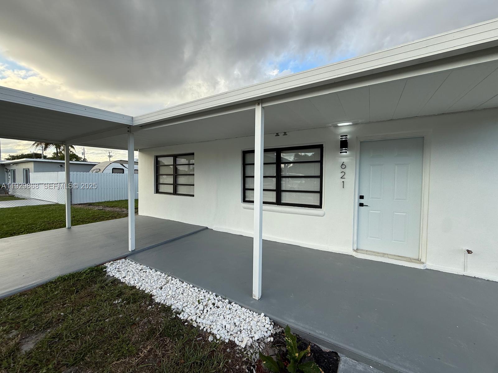 621 E 13th St Hialeah, FL 33010