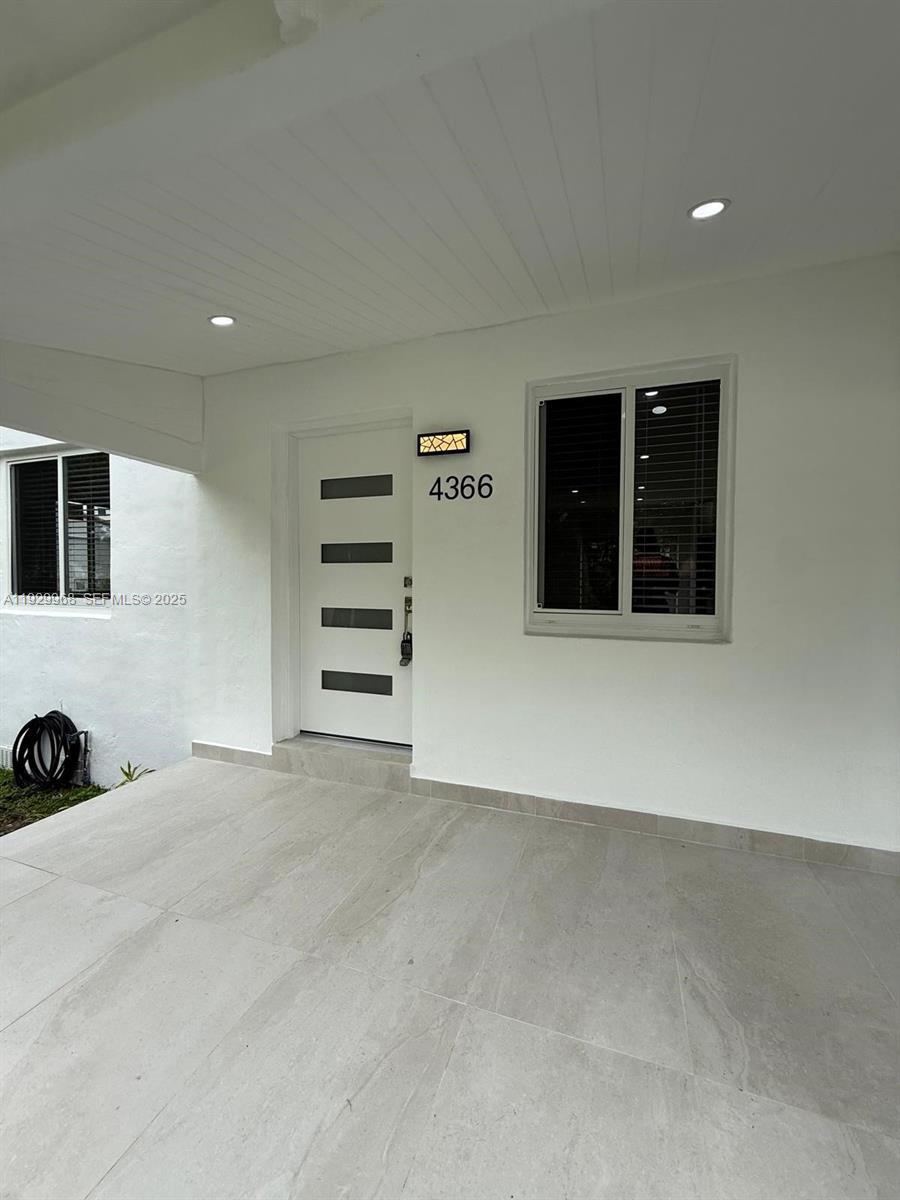 4366 SW 5th Ter Miami, FL 33134