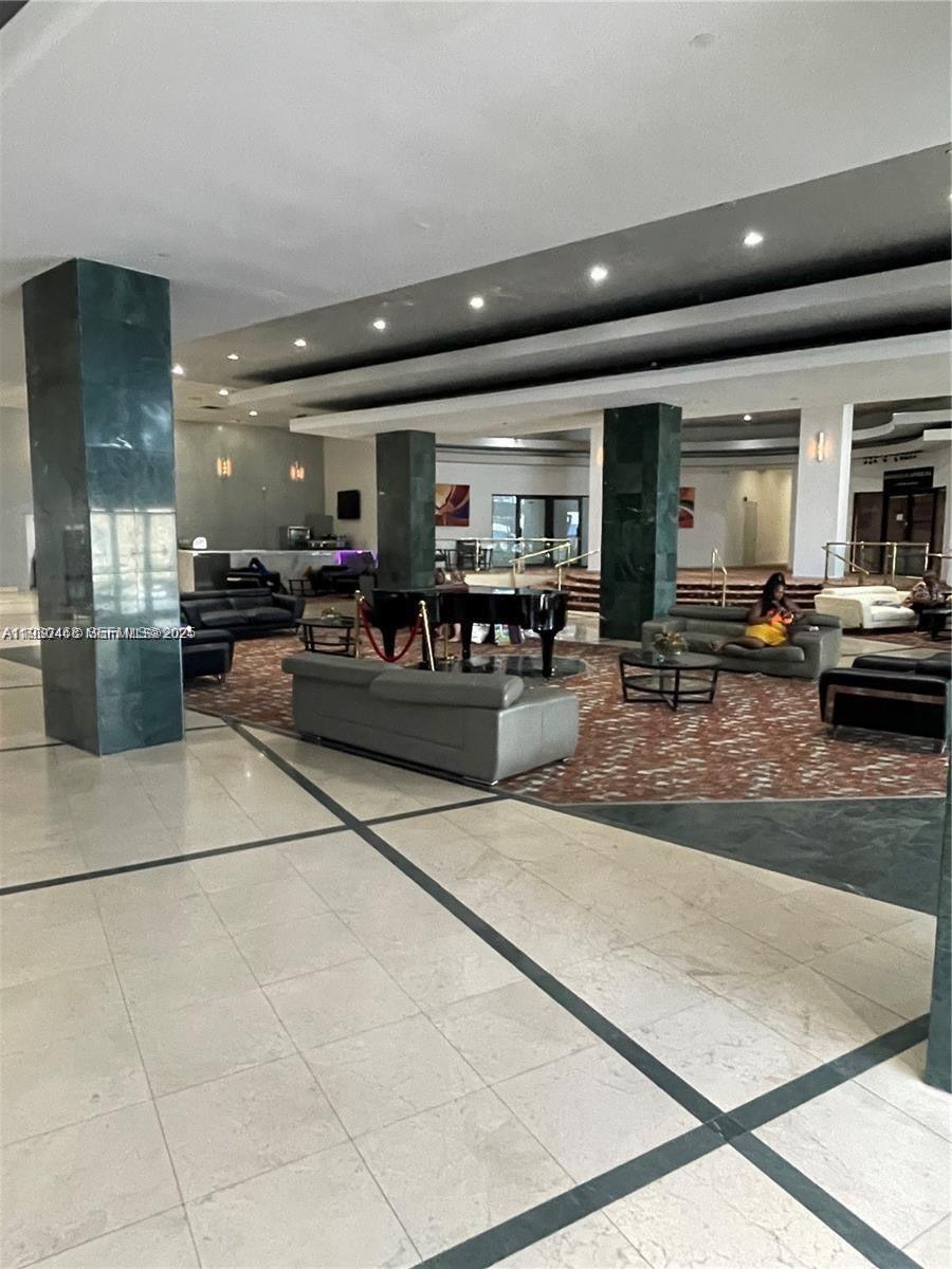 6345 Collins Ave #442 Miami Beach, FL 33141