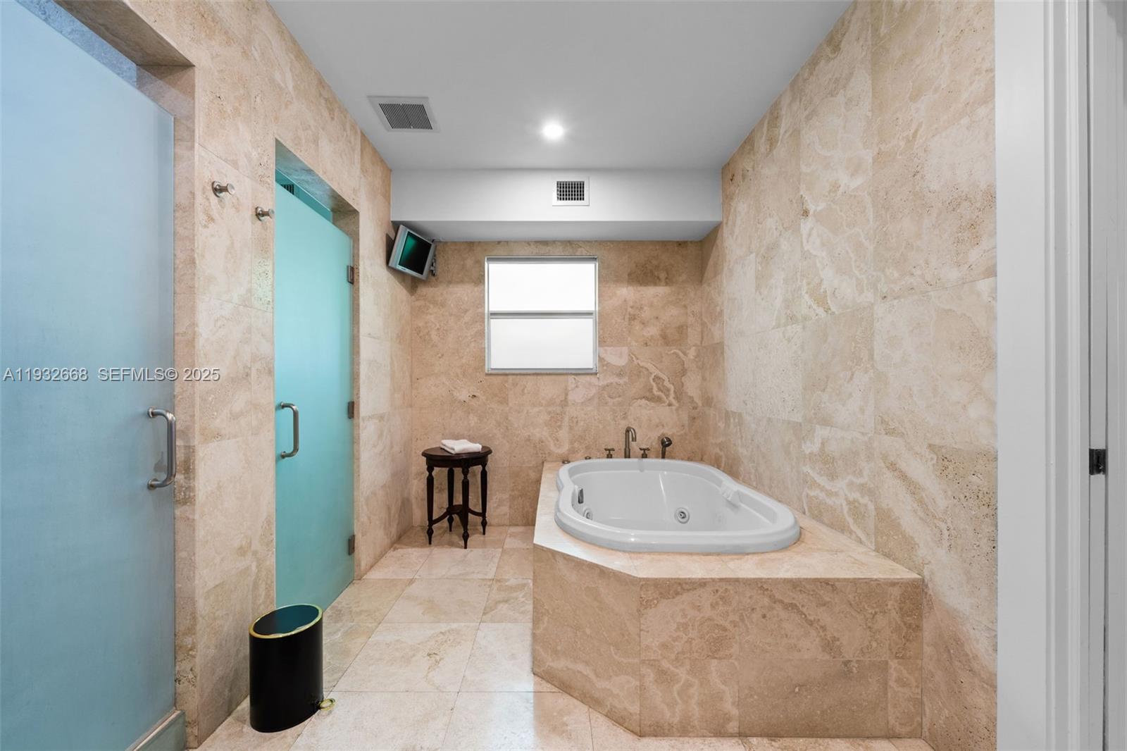 5055 N Bay Rd Miami Beach, FL 33140