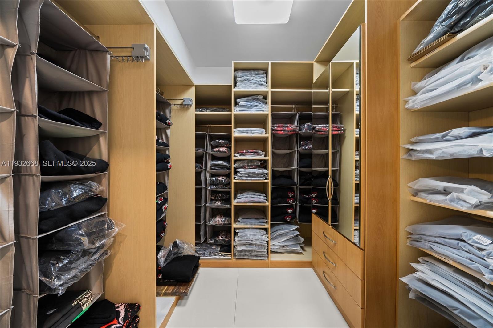 5055 N Bay Rd Miami Beach, FL 33140