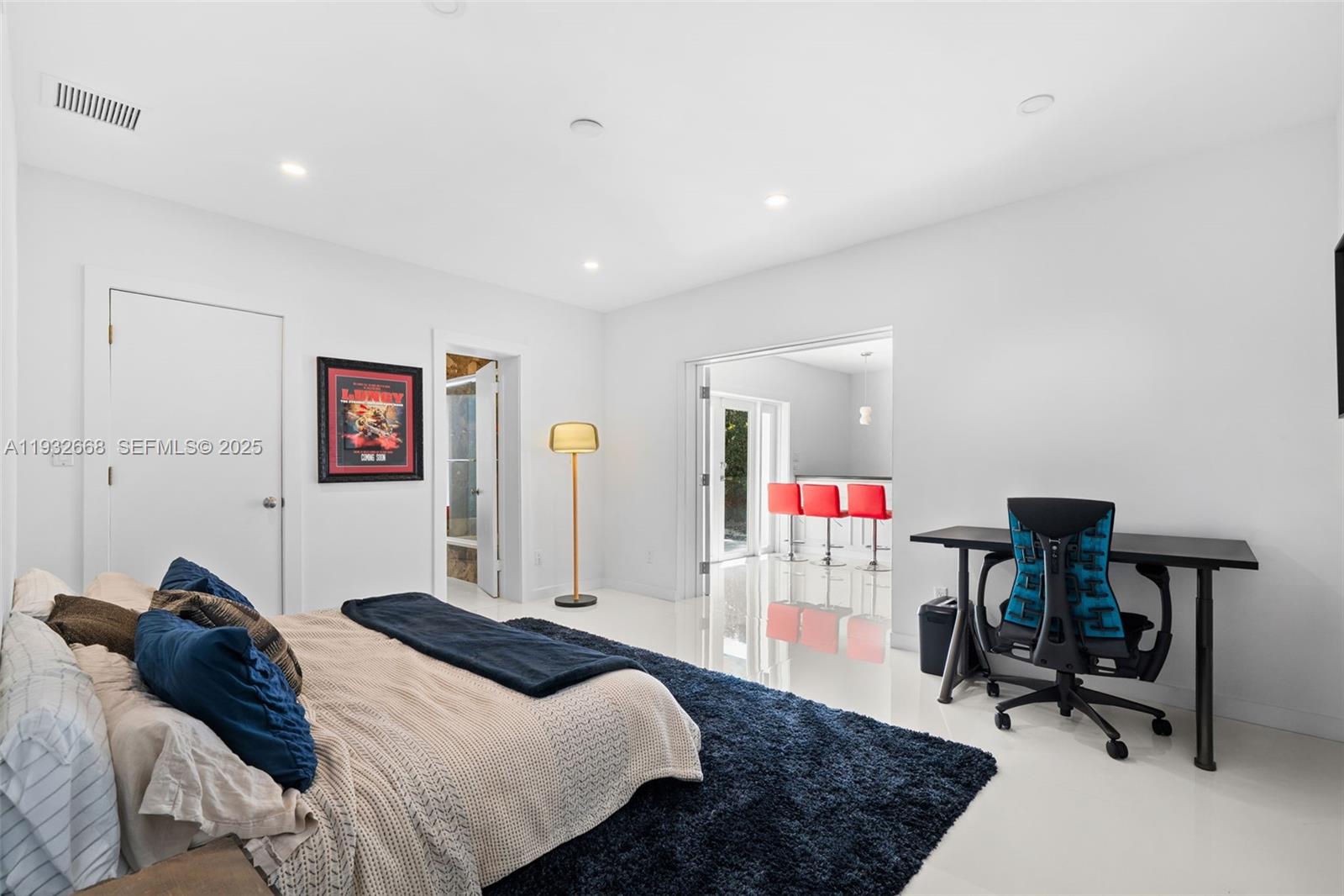 5055 N Bay Rd Miami Beach, FL 33140