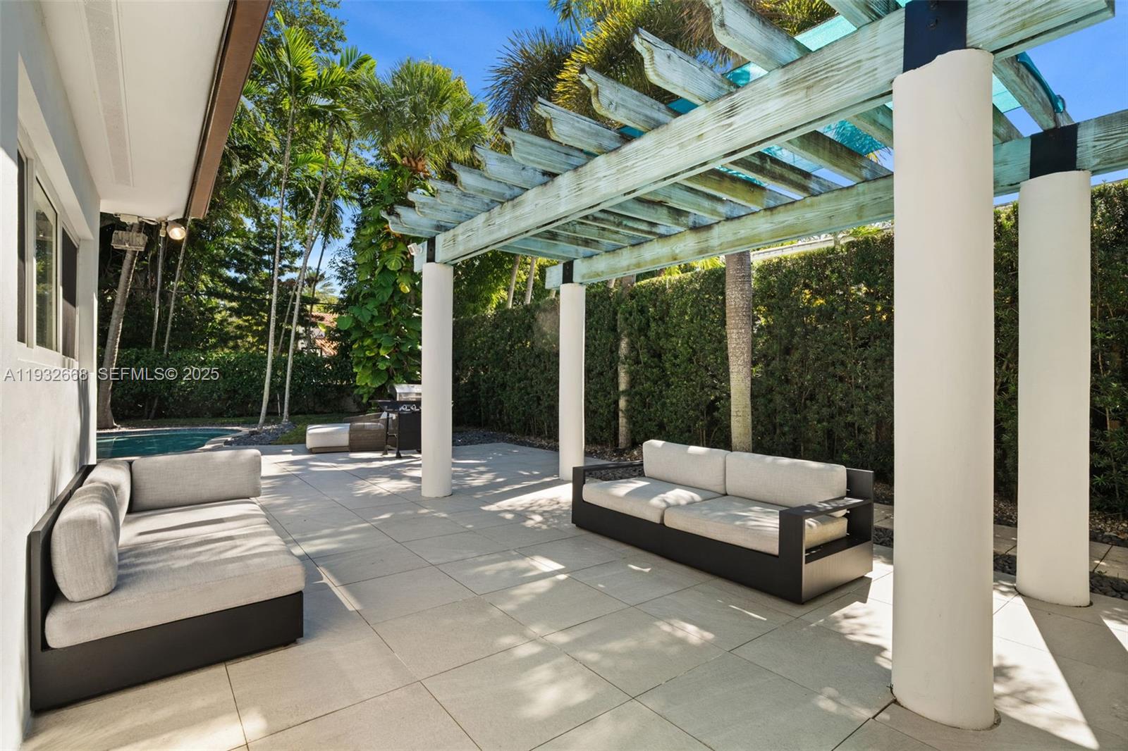 5055 N Bay Rd Miami Beach, FL 33140