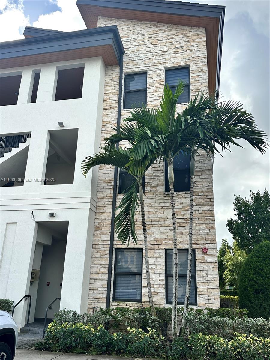 7815 NW 104th Ave #8