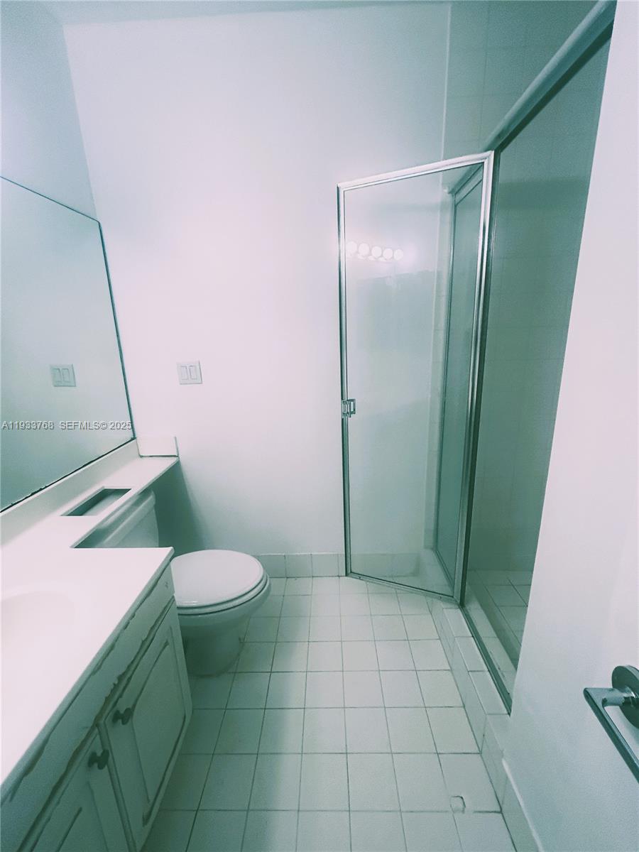 3640 Yacht Clb Dr #104 Aventura, FL 33180