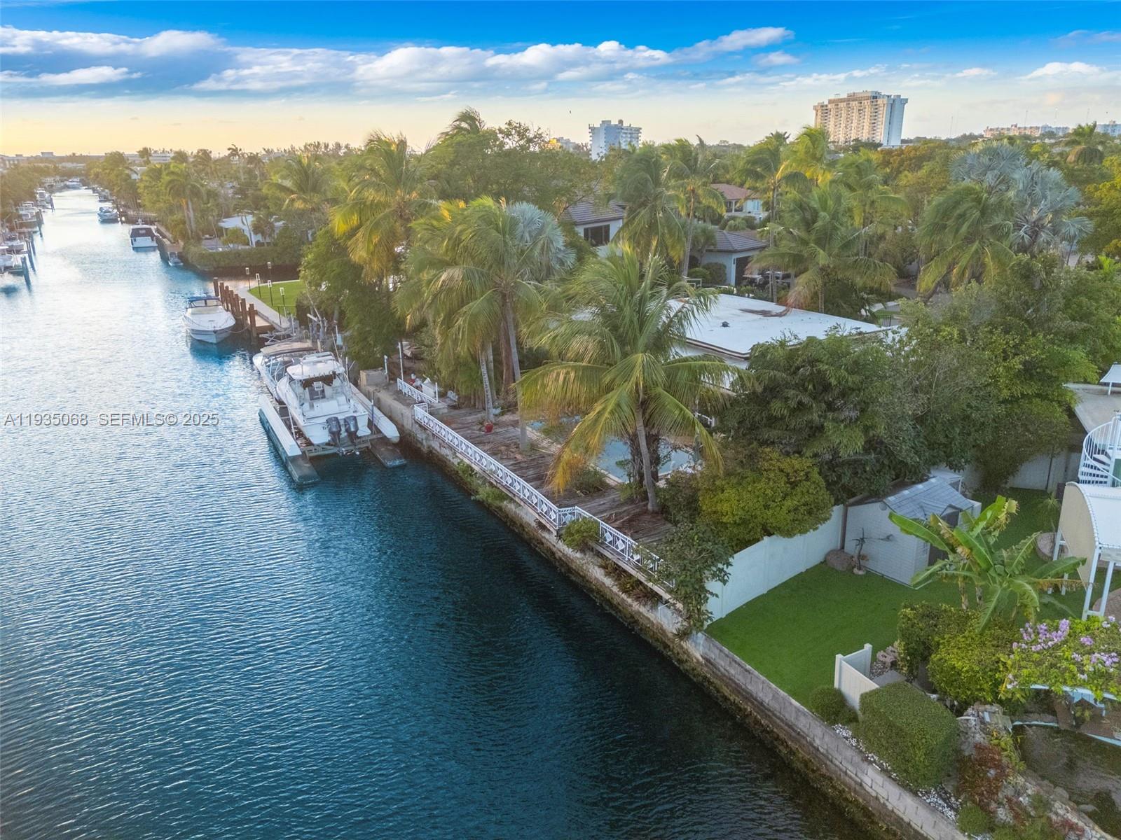 12900 Ixora Cir North Miami, FL 33181