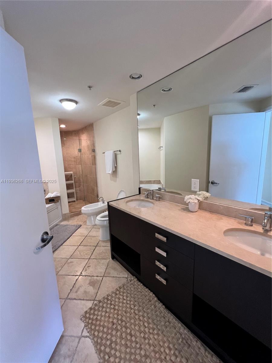 image Trump Royale24