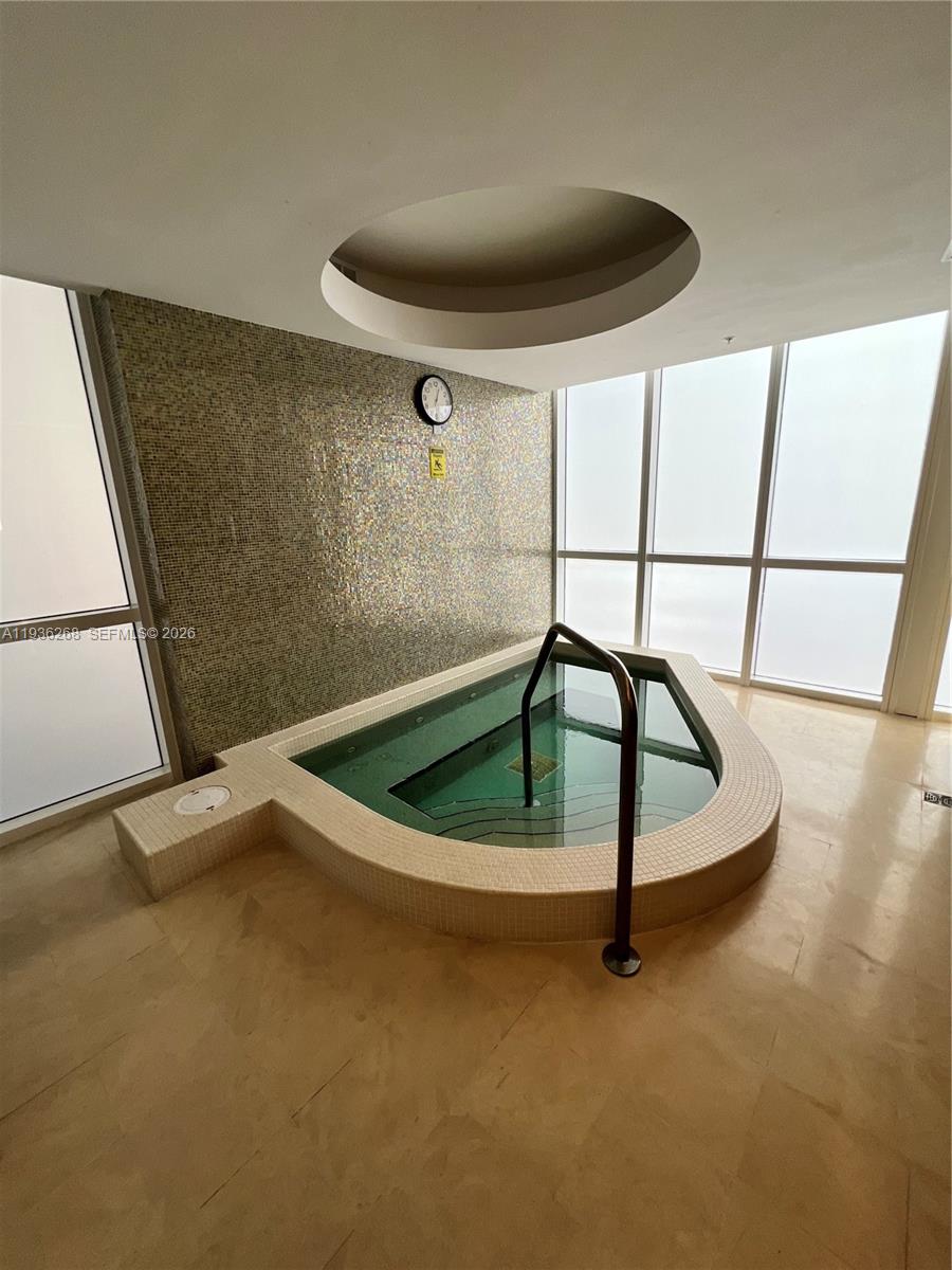 image Trump Royale54