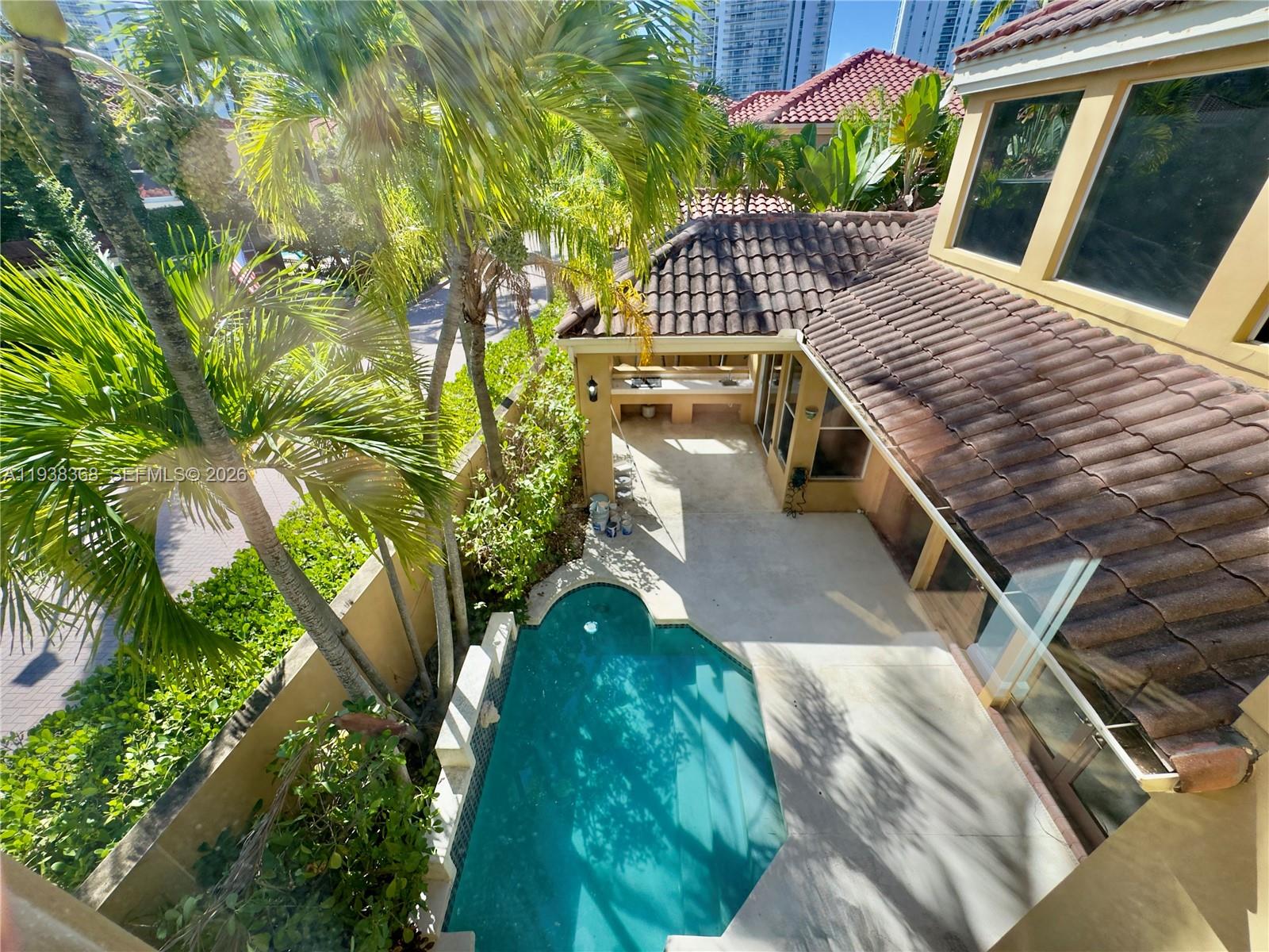 3728 NE 208th Ter Aventura, FL 33180