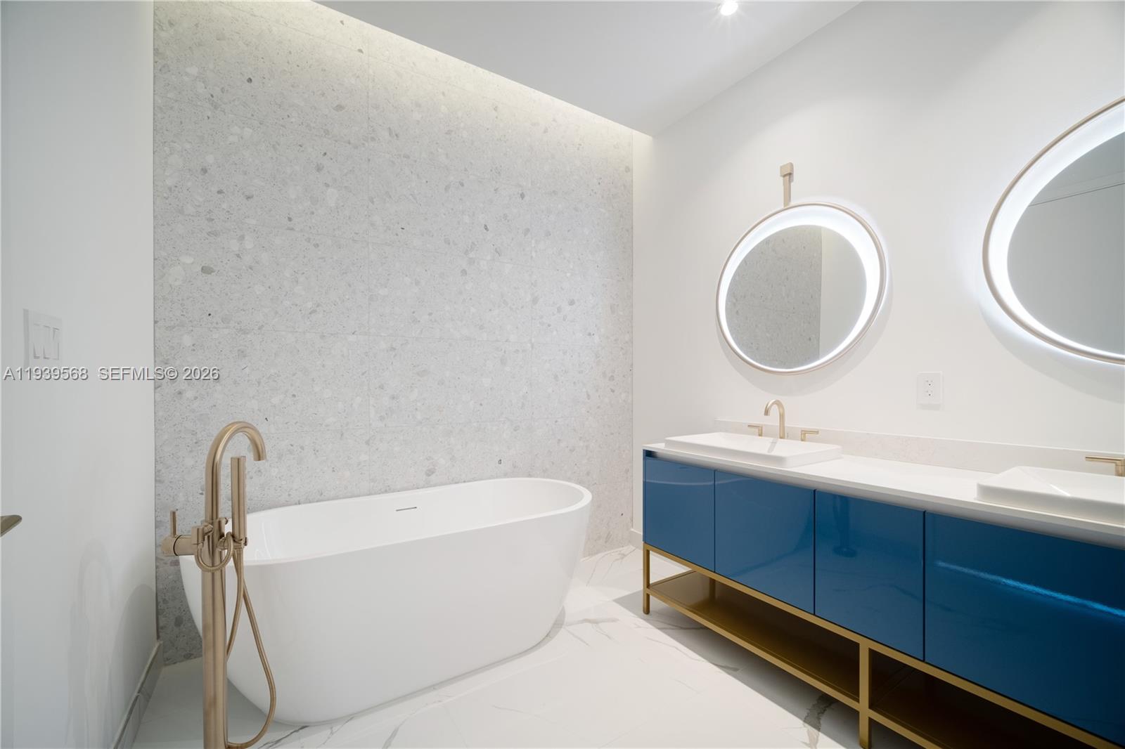 2655 S Bayshore Dr #1602 Coconut Grove, FL 33133