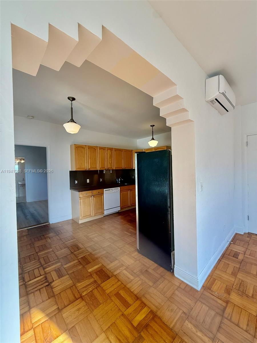 4035 N Meridian Ave #302 Miami Beach, FL 33140