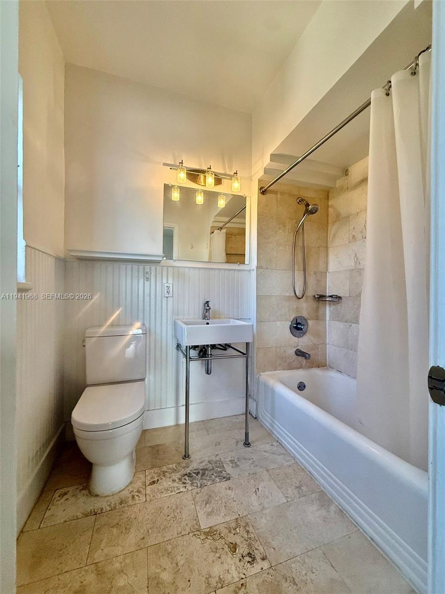 4035 N Meridian Ave #302 Miami Beach, FL 33140