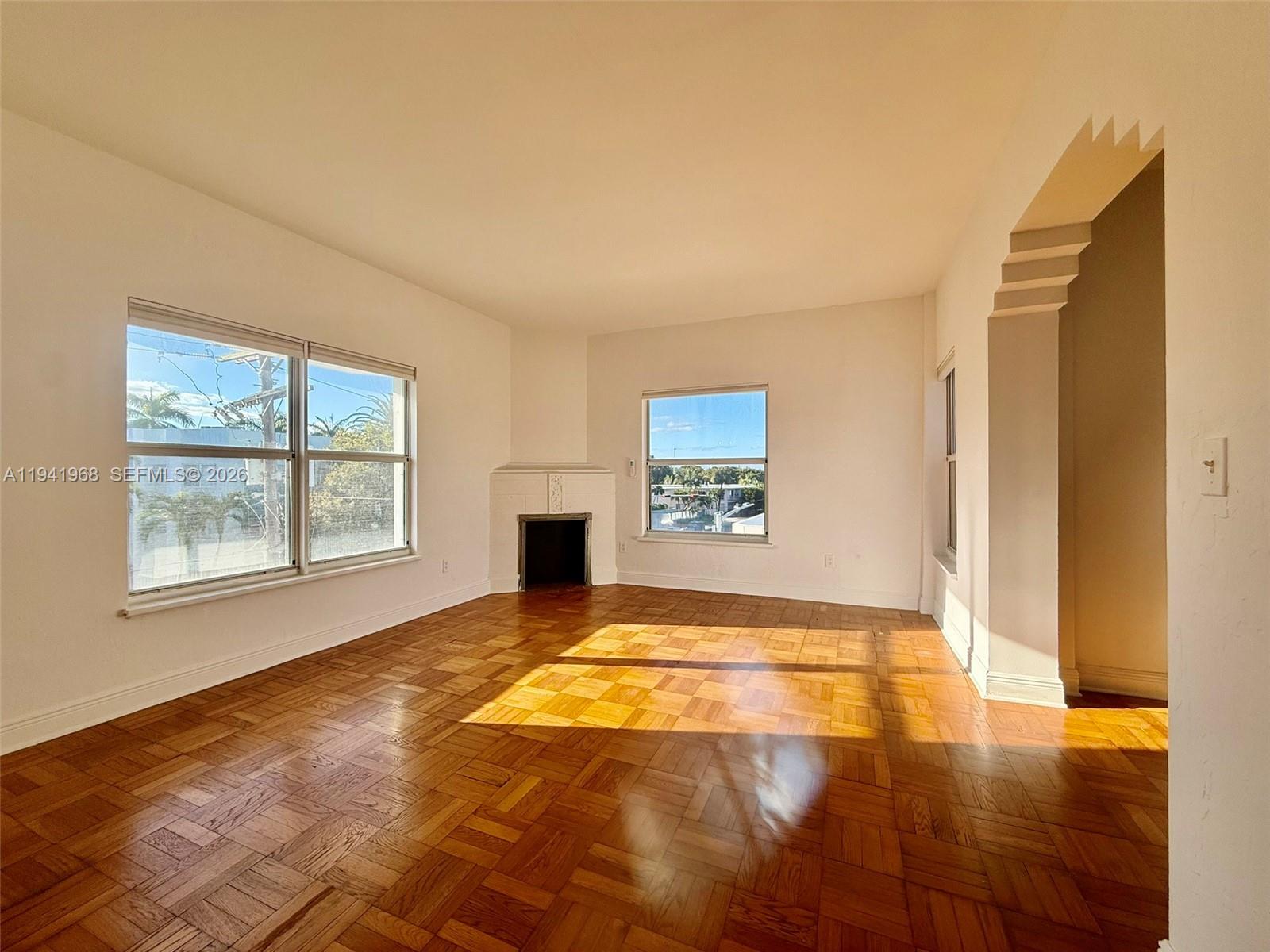 4035 N Meridian Ave #302 Miami Beach, FL 33140