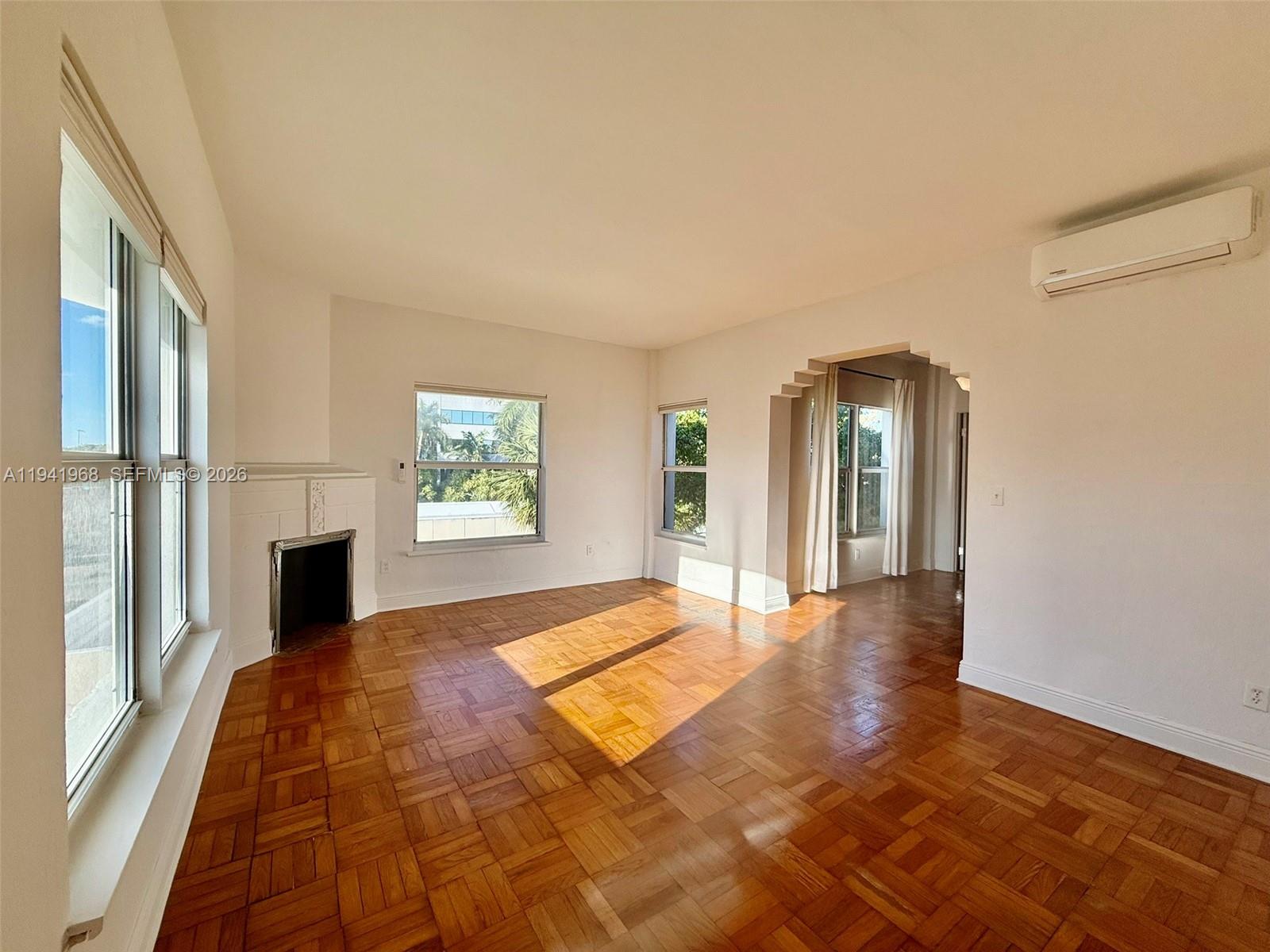 4035 N Meridian Ave #302 Miami Beach, FL 33140