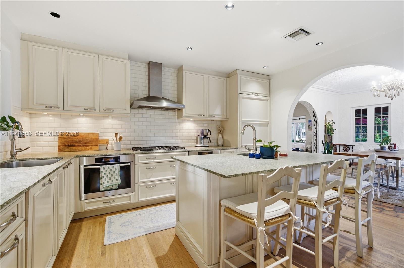 1302 Alhambra Cir Coral Gables, FL 33134