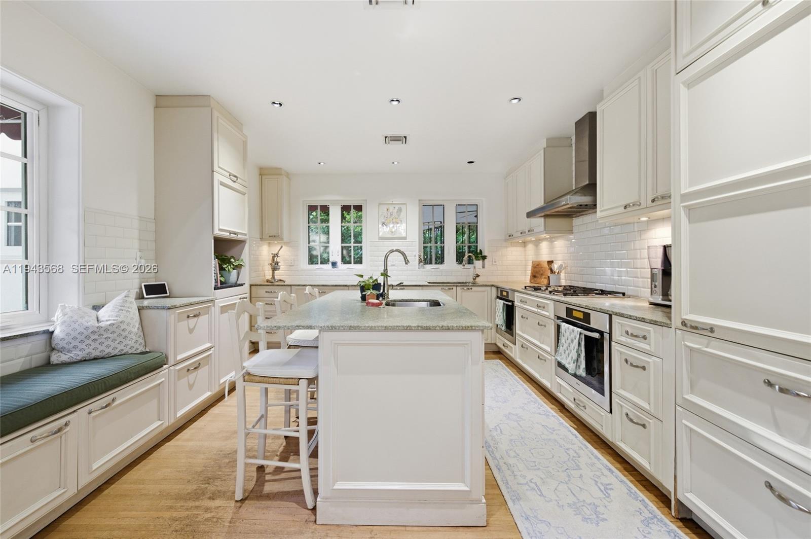 1302 Alhambra Cir Coral Gables, FL 33134