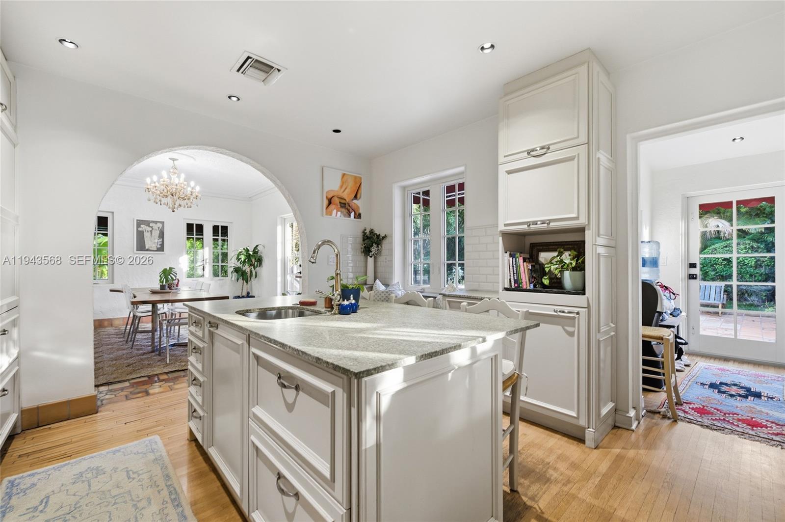 1302 Alhambra Cir Coral Gables, FL 33134