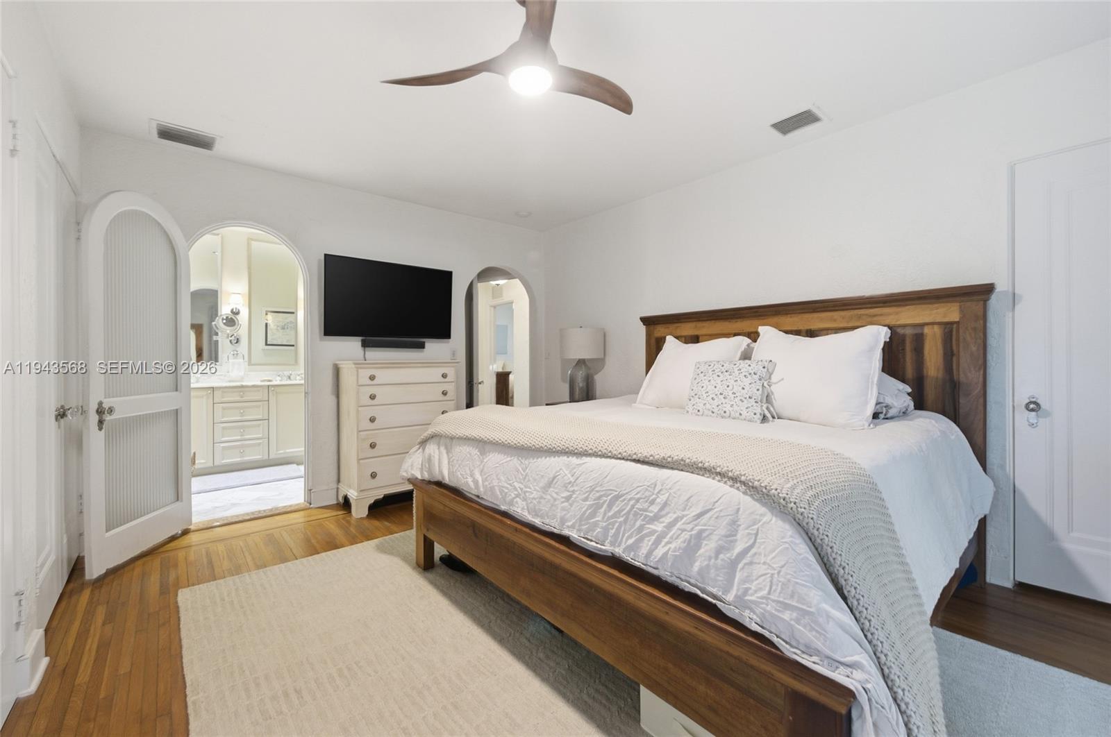 1302 Alhambra Cir Coral Gables, FL 33134