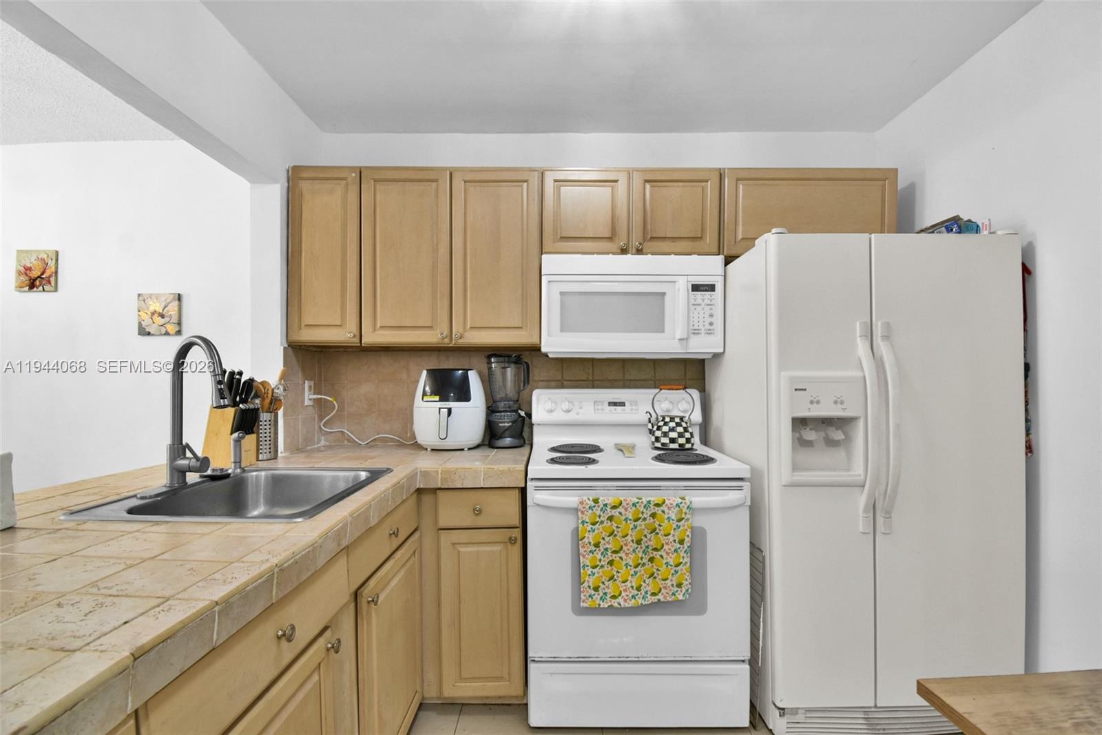 3527 NE 168th St #203 North Miami Beach, FL 33160