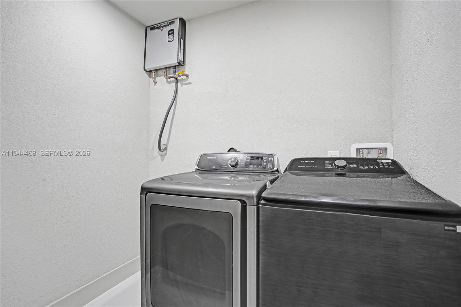 3171 Jackson Blvd Fort Lauderdale, FL 33312