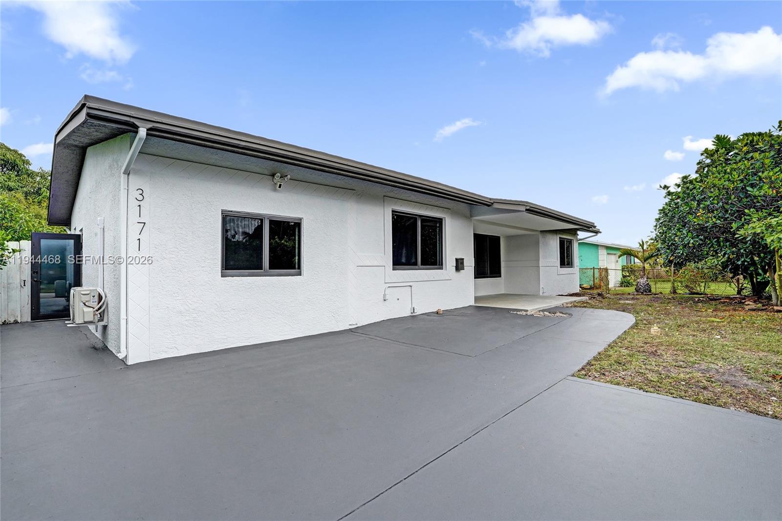 3171 Jackson Blvd Fort Lauderdale, FL 33312