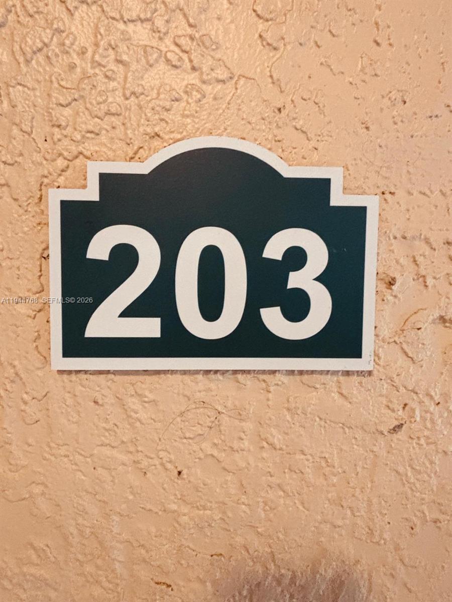 2548 Centergate Dr #203