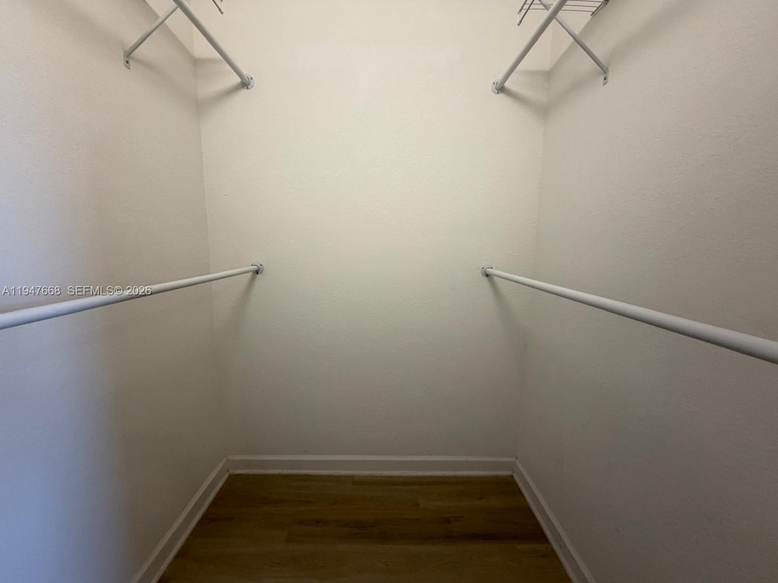 909 NE 211th St #909 Miami, FL 33179