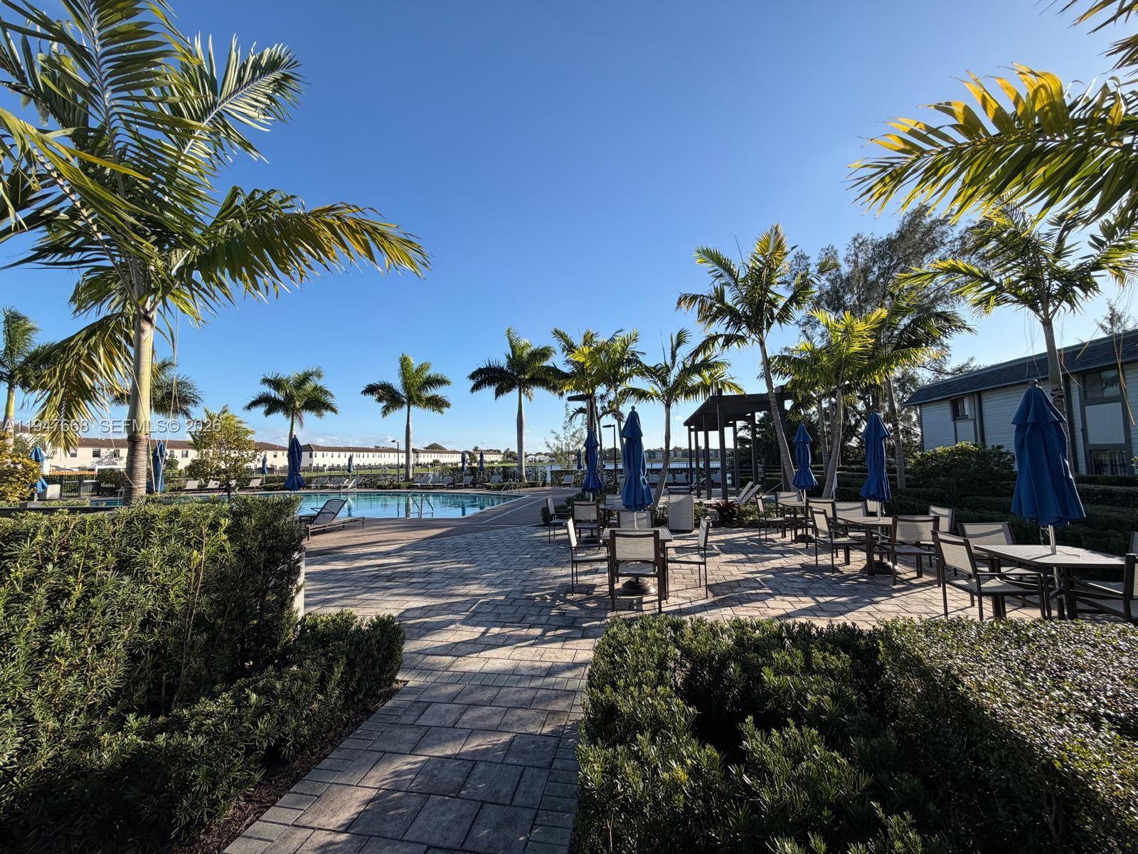 909 NE 211th St #909 Miami, FL 33179