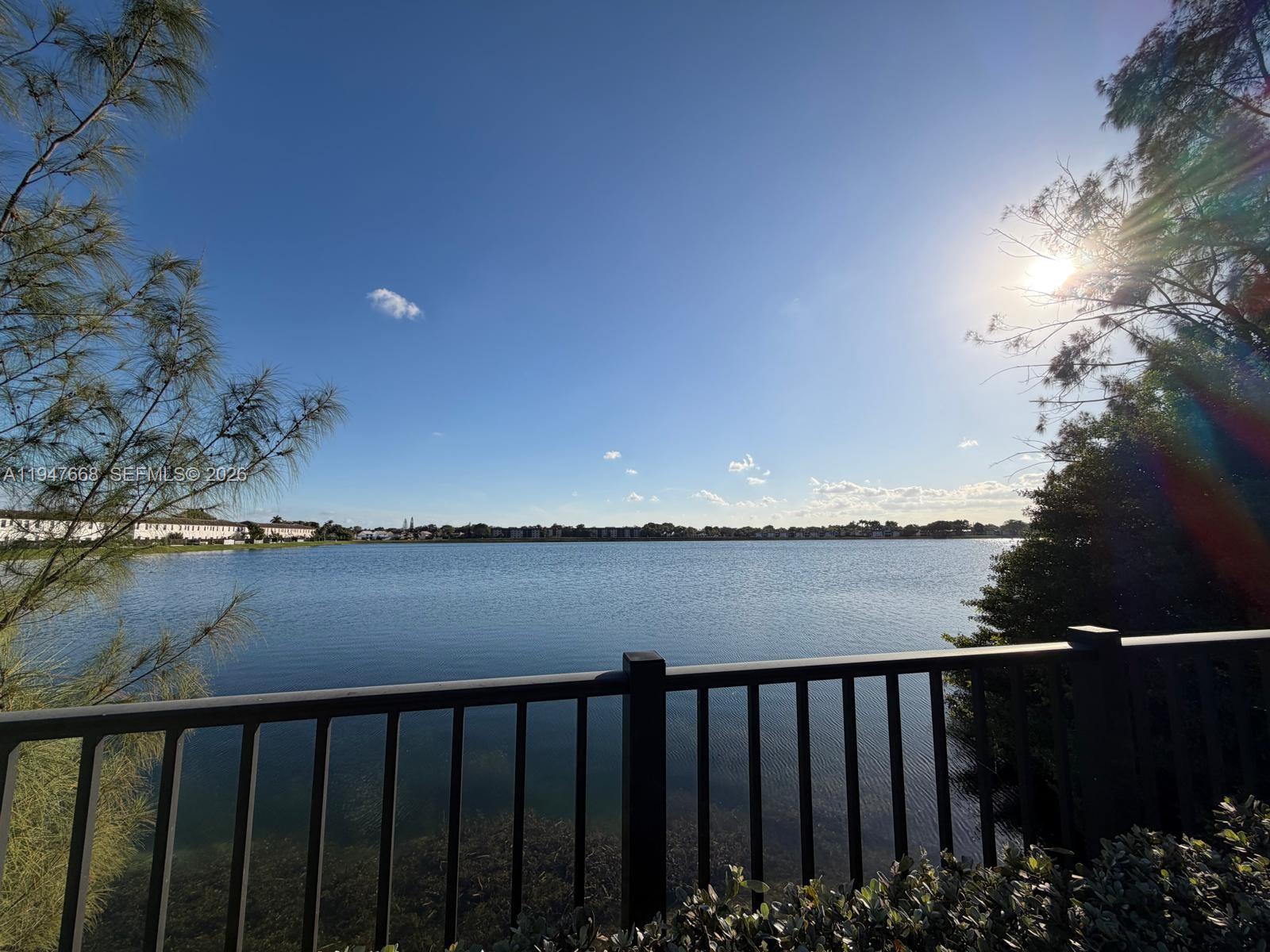 909 NE 211th St #909 Miami, FL 33179