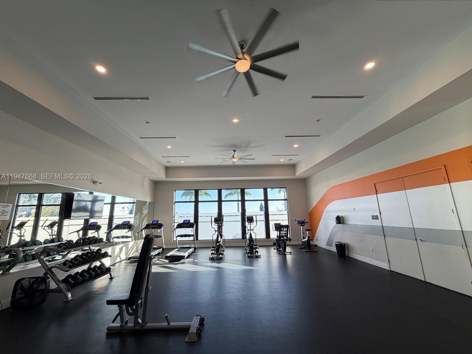 909 NE 211th St #909 Miami, FL 33179