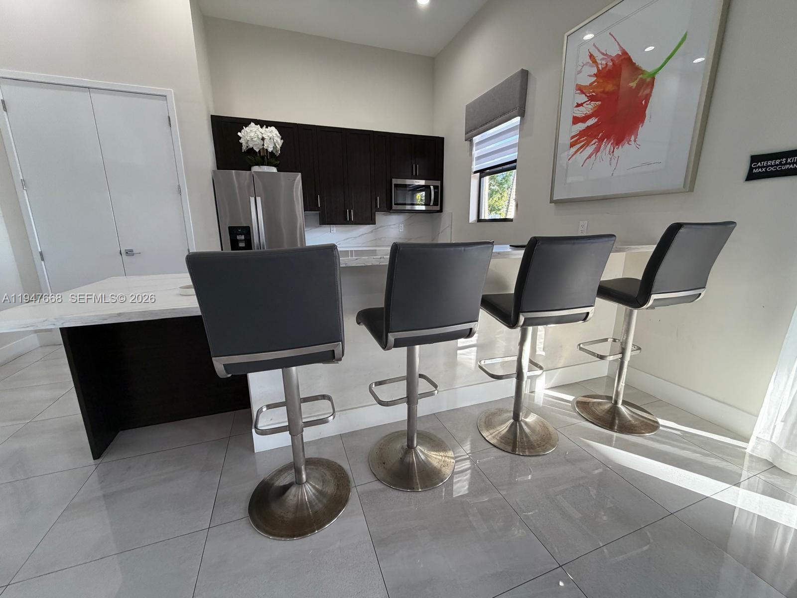 909 NE 211th St #909 Miami, FL 33179