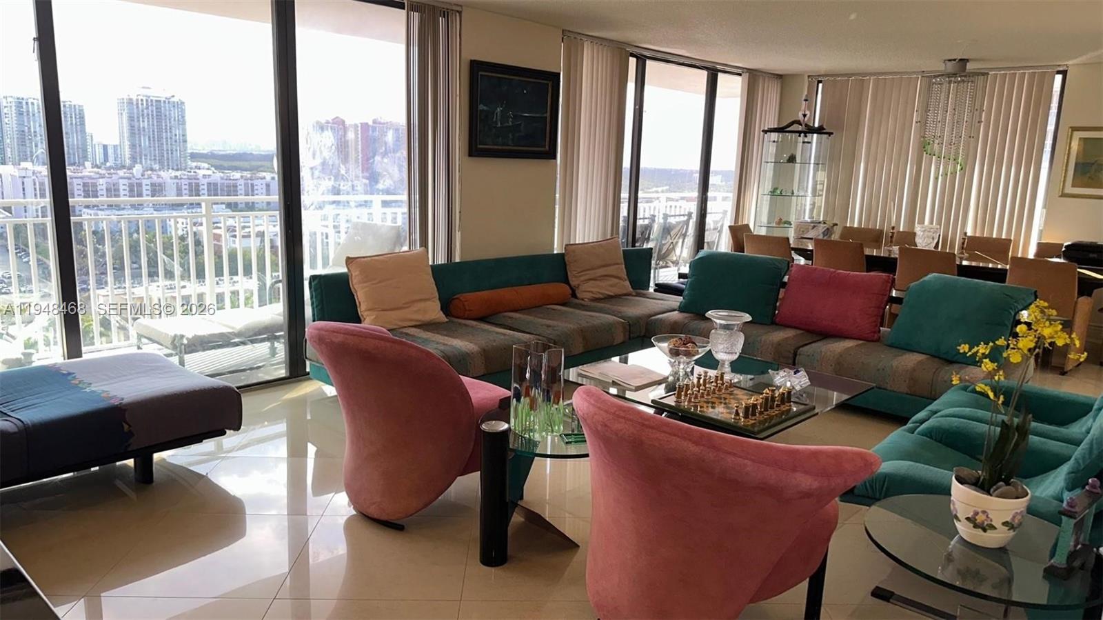 image Winston Towers 60019