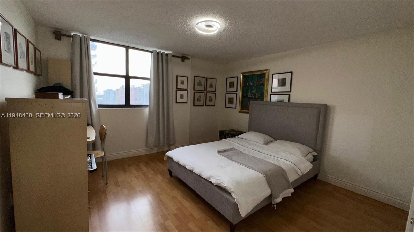 image Winston Towers 60030