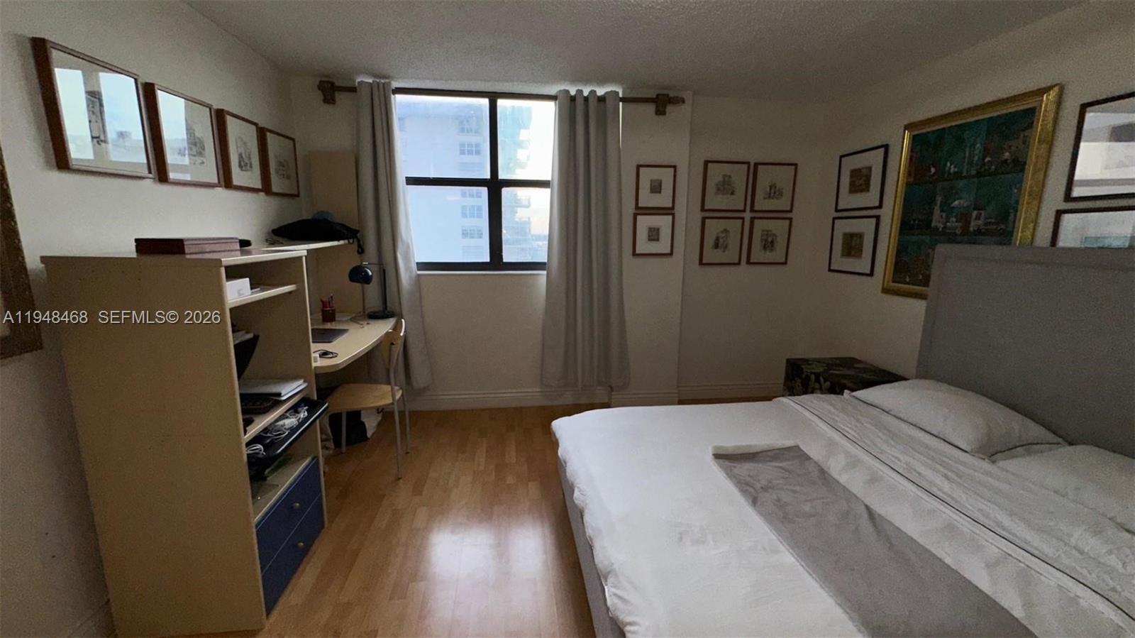 image Winston Towers 60033