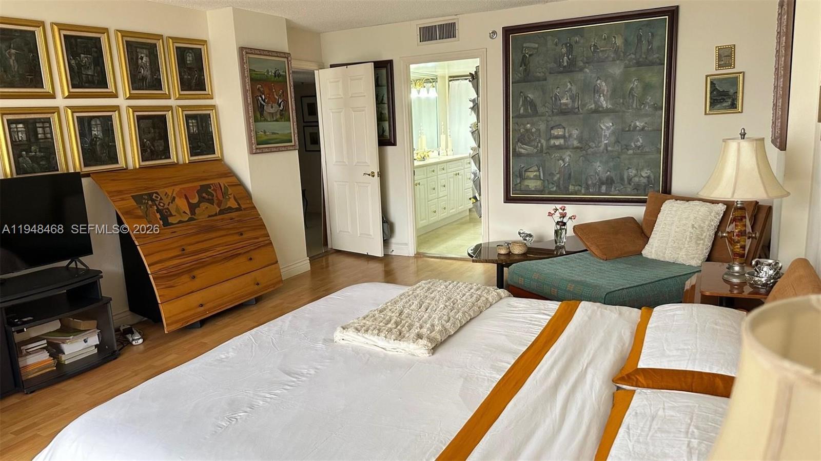 image Winston Towers 6007