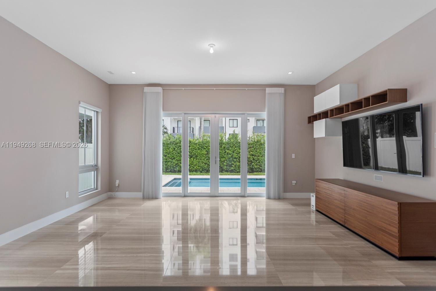 8415 NW 34th Dr Doral, FL 33122