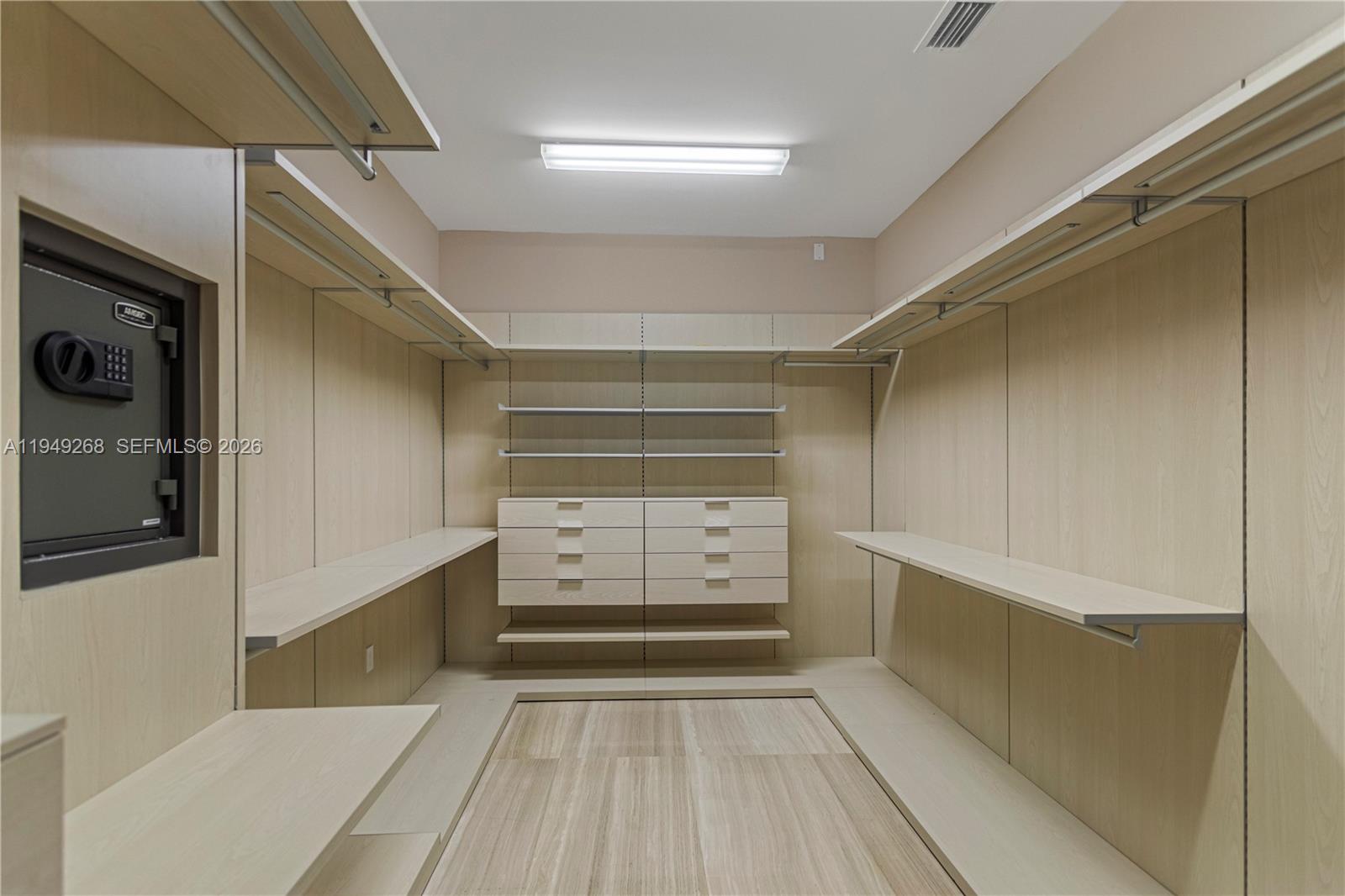 8415 NW 34th Dr Doral, FL 33122