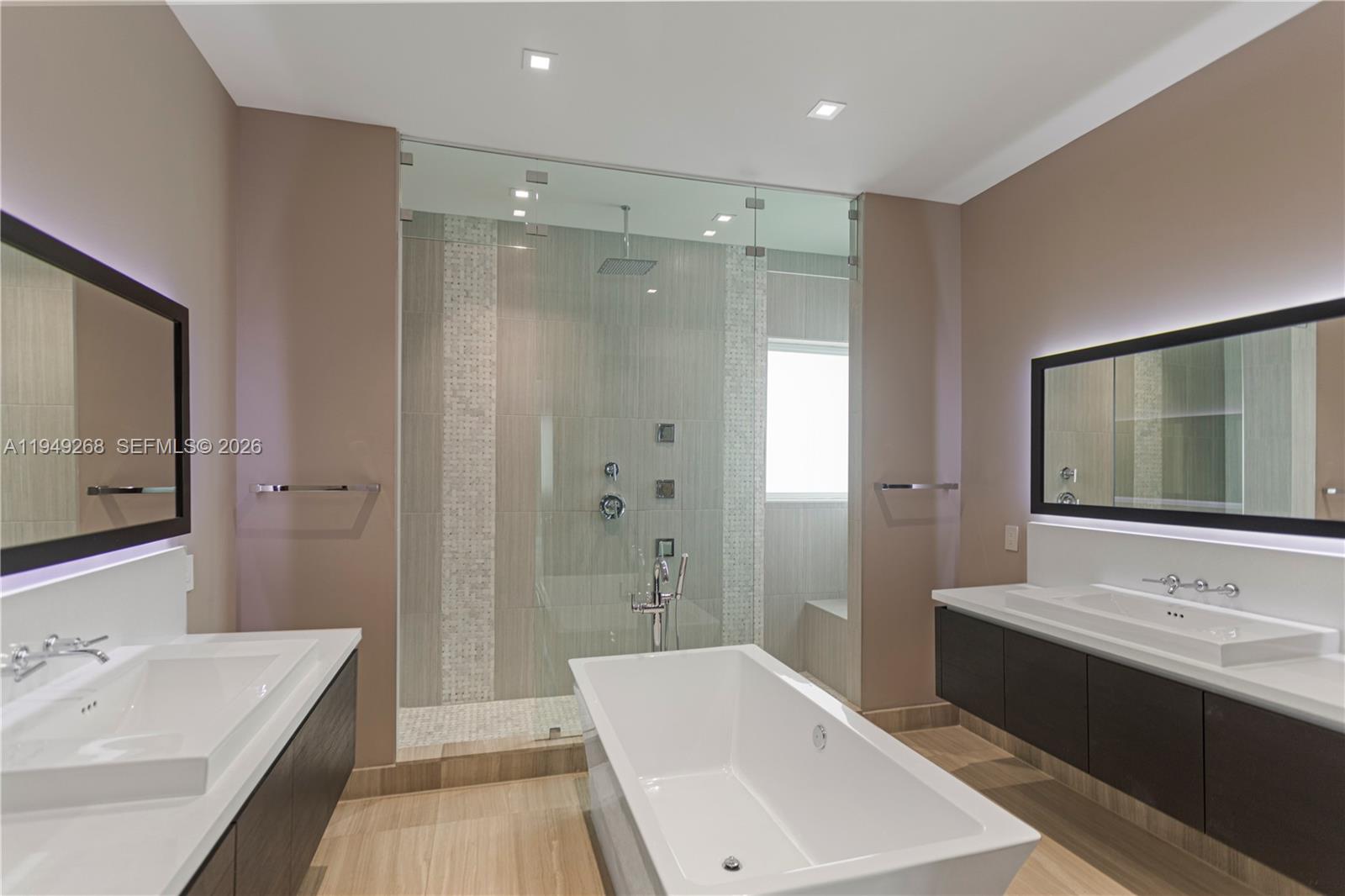 8415 NW 34th Dr Doral, FL 33122