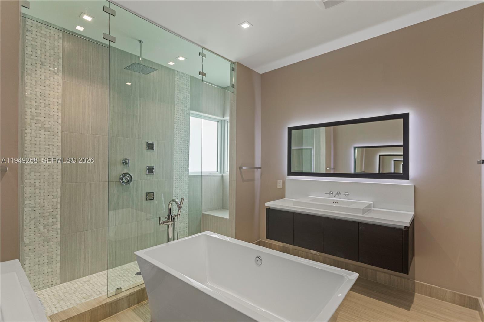 8415 NW 34th Dr Doral, FL 33122